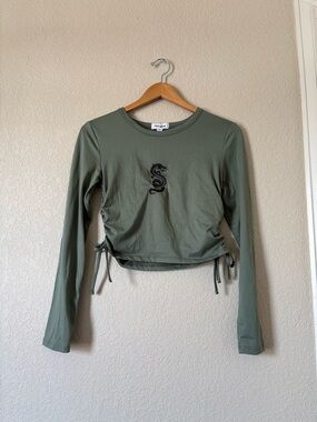 Y2K Green and black long sleeve crop top with snake/dragon design
